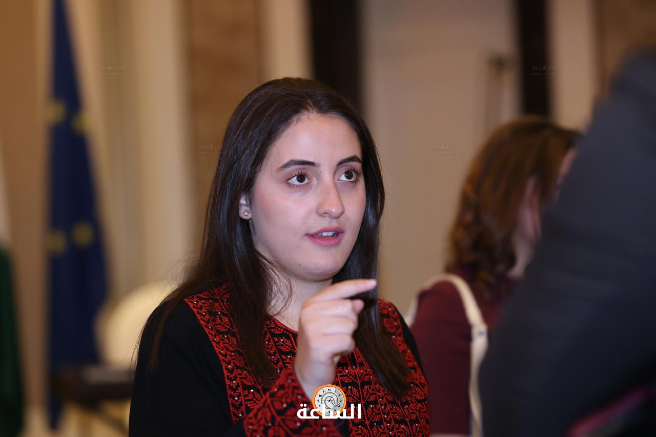 Madar Al-Saa Images 0.5614215608734879