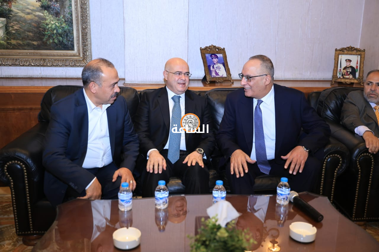 Madar Al-Saa Images 0.7255167369074402