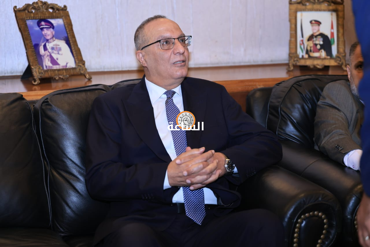 Madar Al-Saa Images 0.4135704457085474