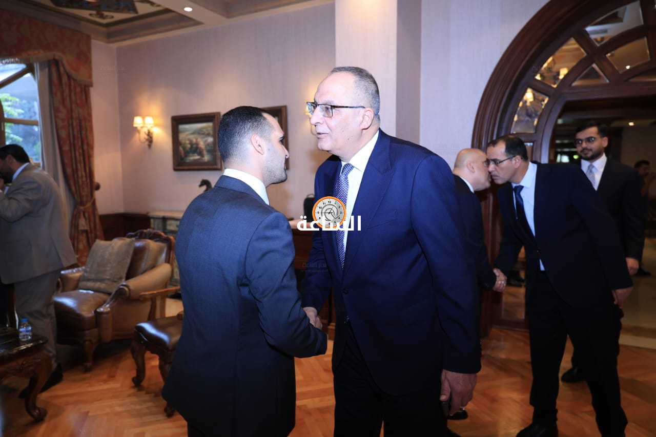 Madar Al-Saa Images 0.24786543957450924
