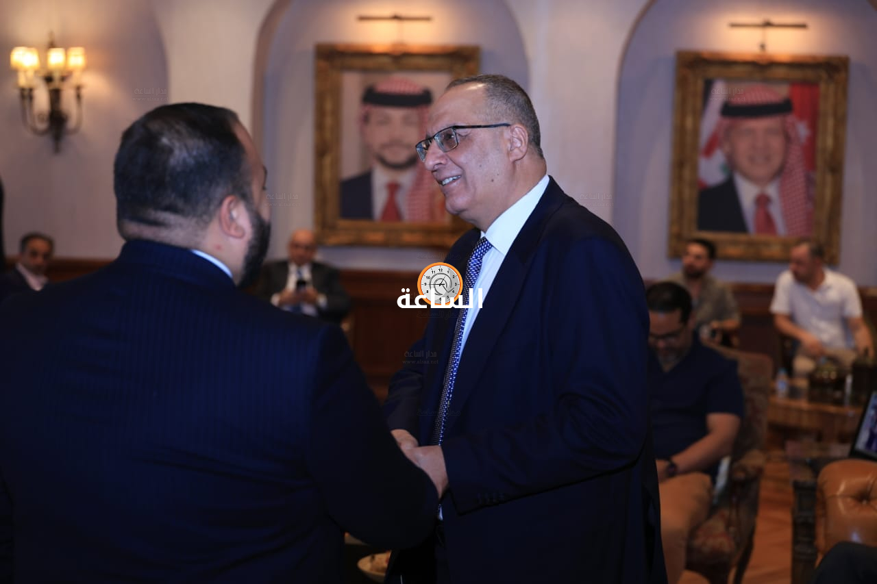 Madar Al-Saa Images 0.025598549522641068