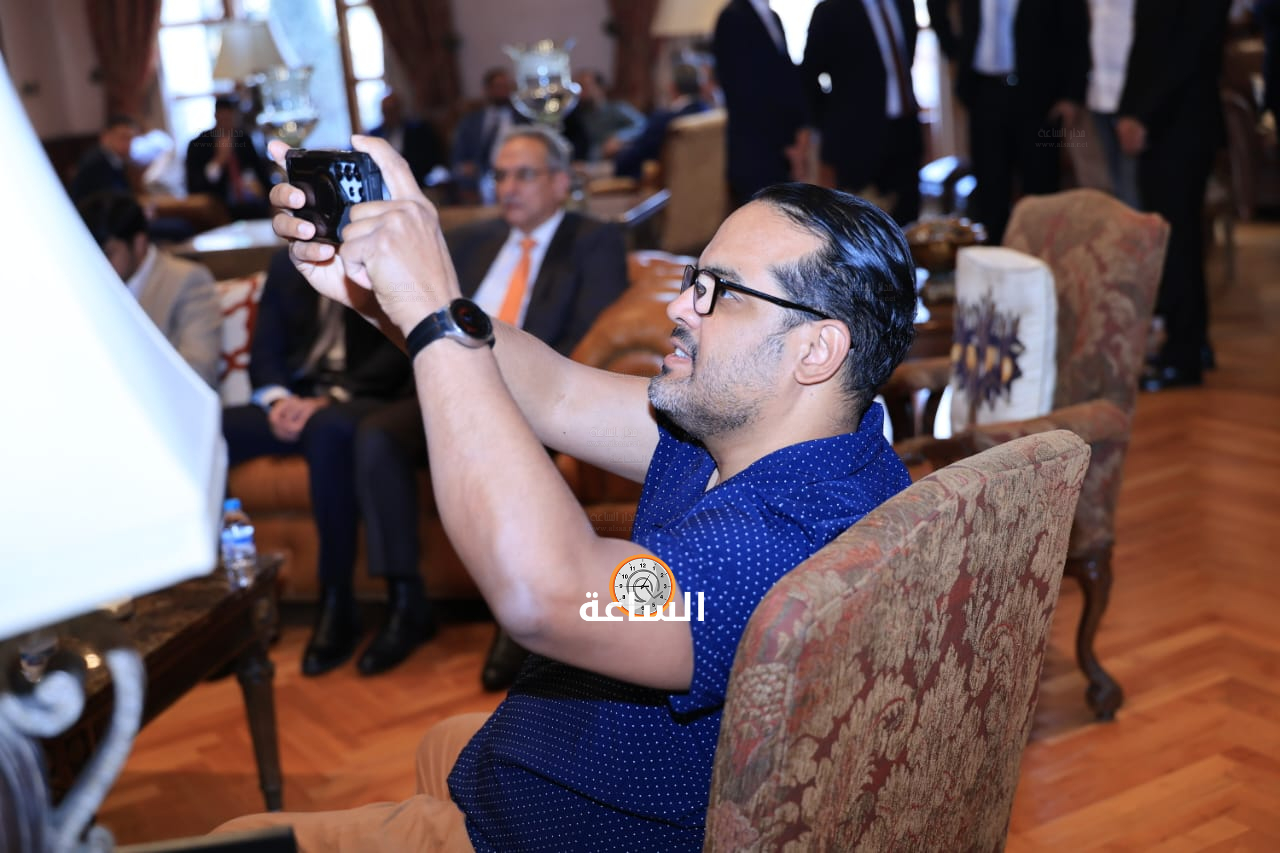 Madar Al-Saa Images 0.059726171276769935