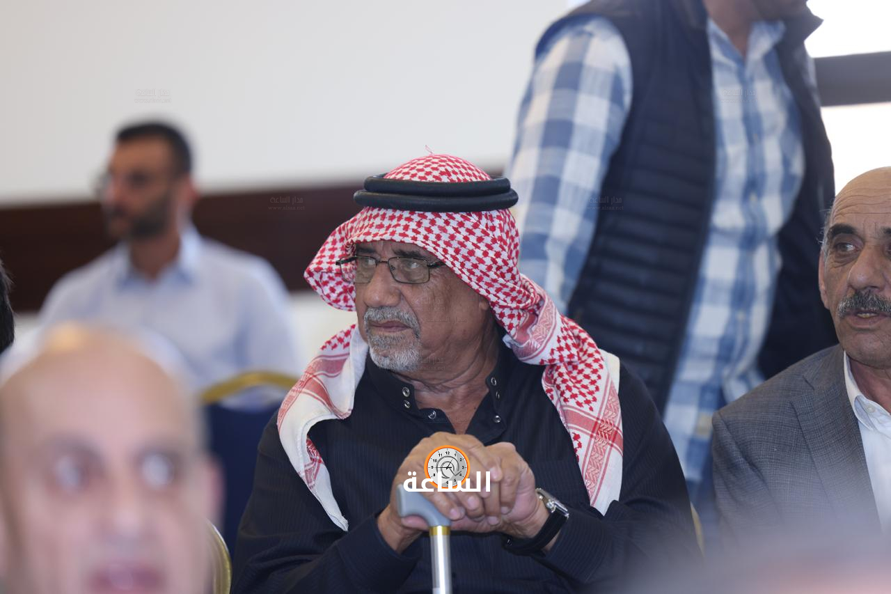Madar Al-Saa Images 0.547004591501694