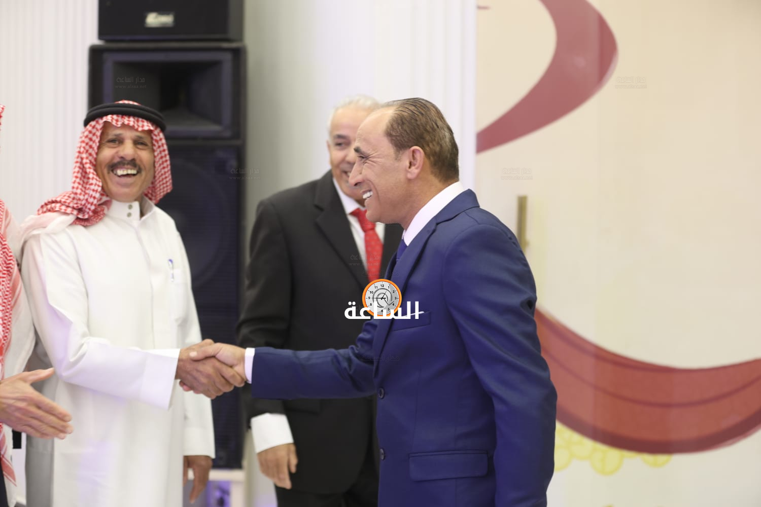 Madar Al-Saa Images 0.8928235320816985