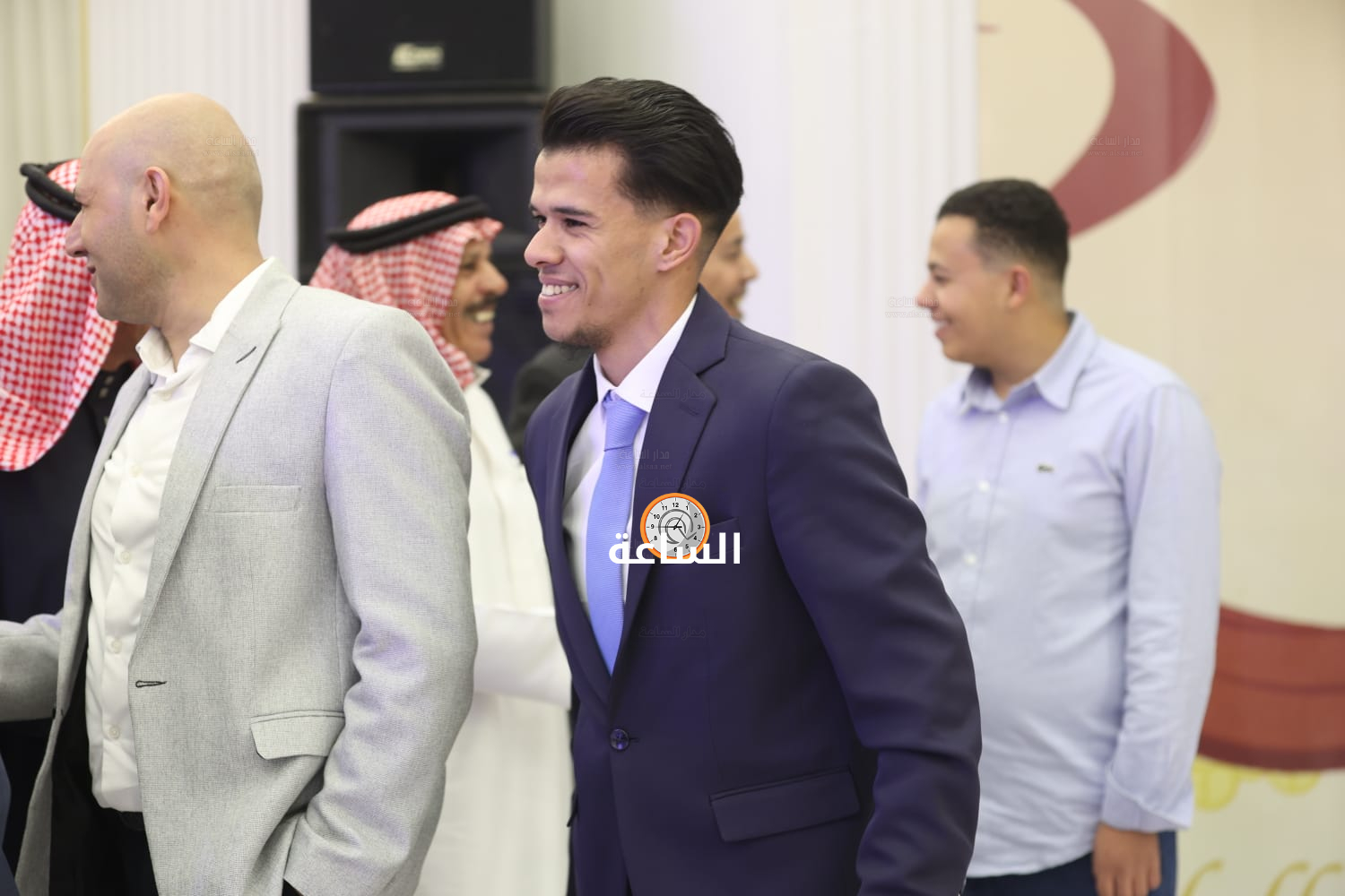 Madar Al-Saa Images 0.2538377042666068