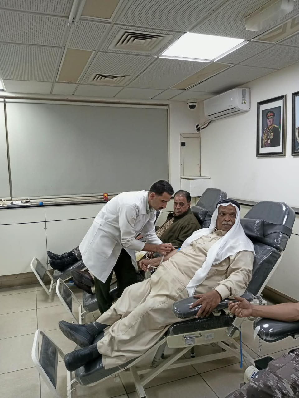Madar Al-Saa Images 0.8307549390532993