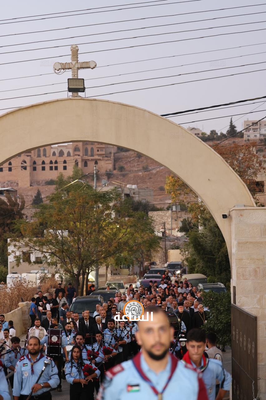Madar Al-Saa Images 0.384245233862189