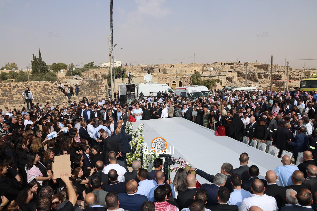 Madar Al-Saa Images 0.8703606891359632