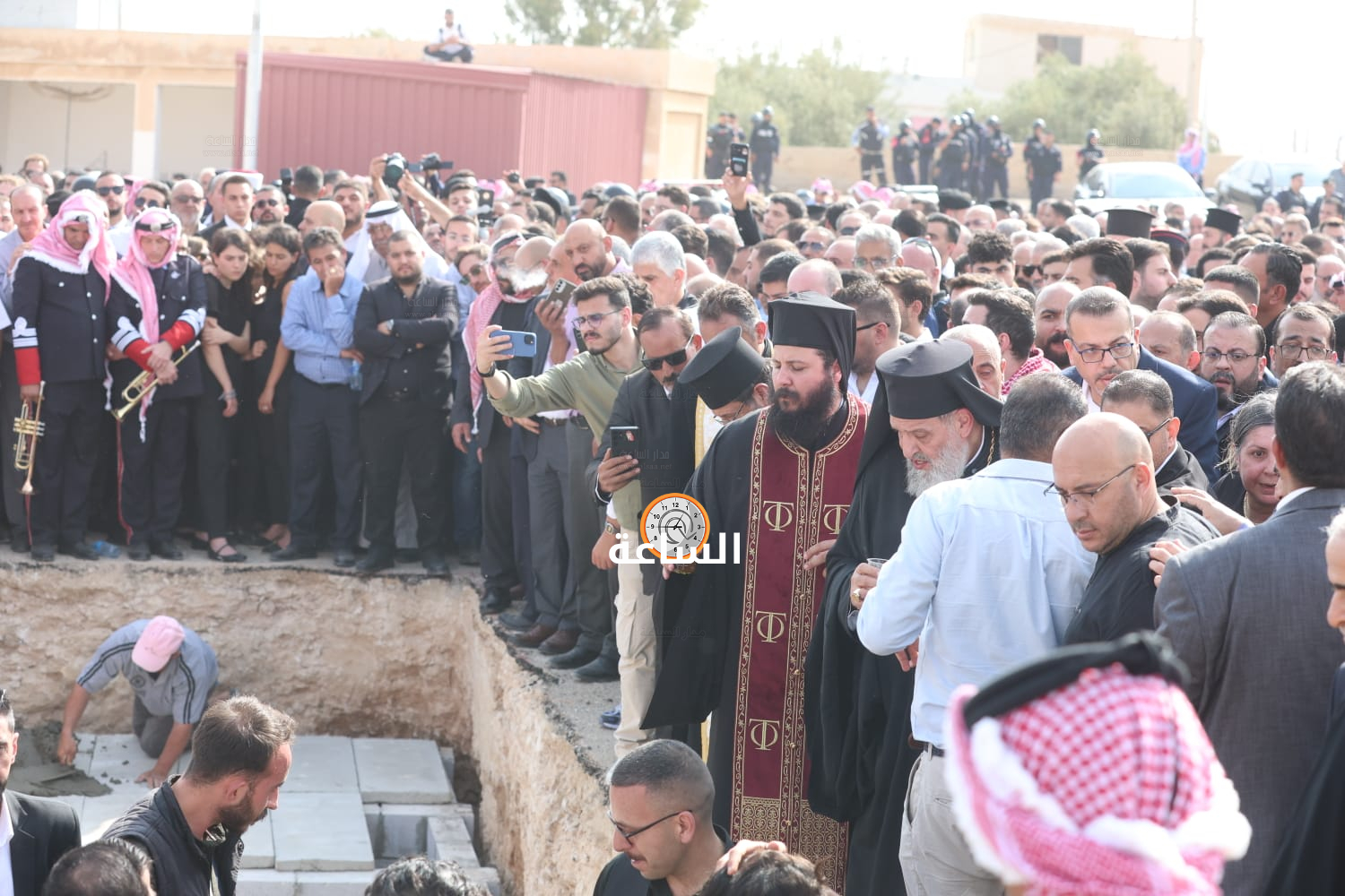 Madar Al-Saa Images 0.7310001062508201