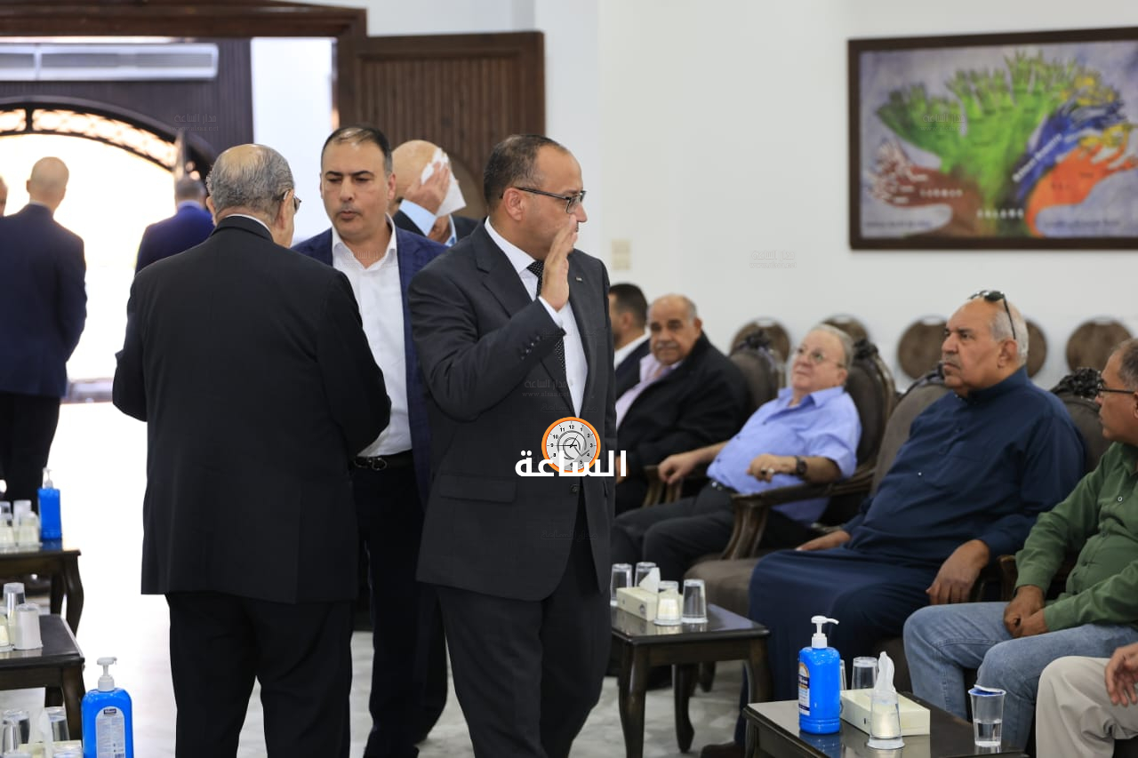 Madar Al-Saa Images 0.4385363175539533