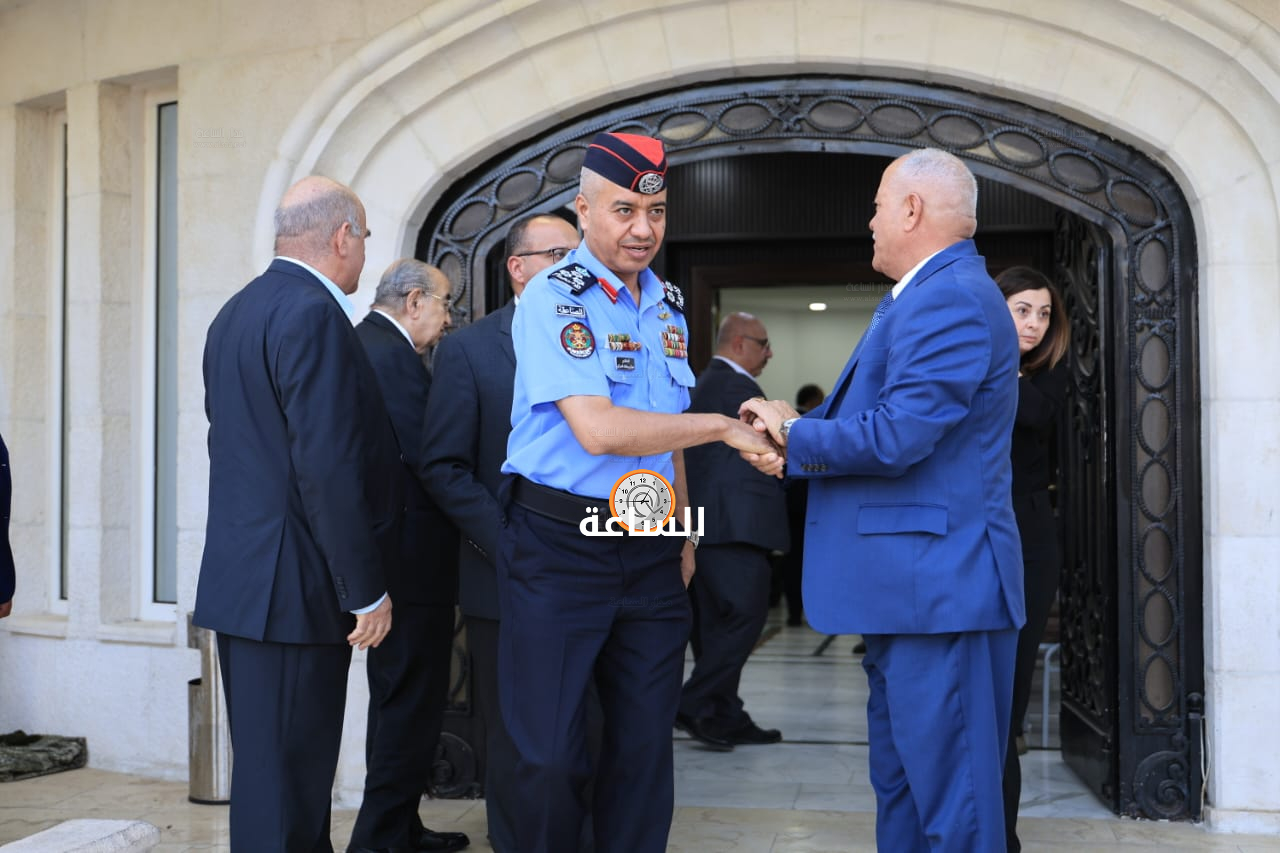 Madar Al-Saa Images 0.9307718450782274