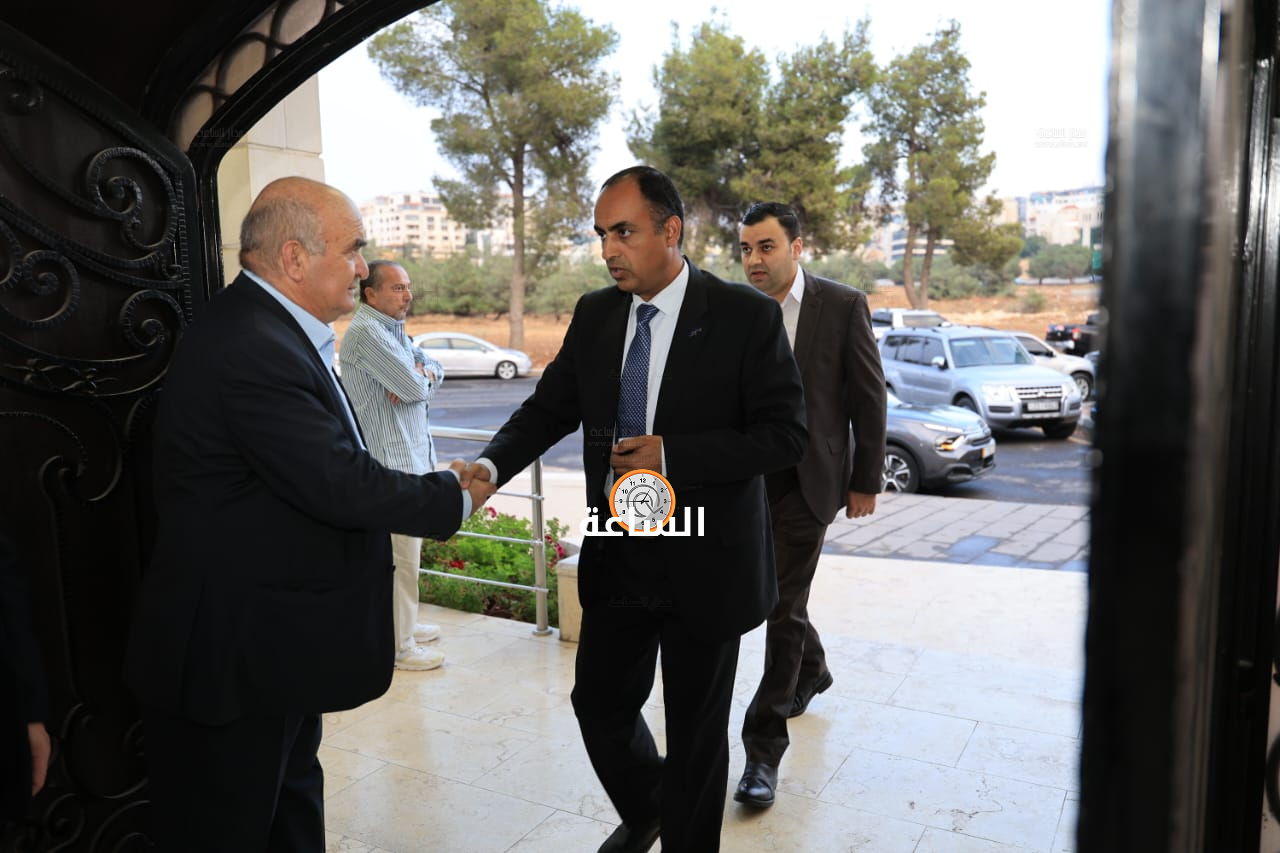 Madar Al-Saa Images 0.7898919069425485