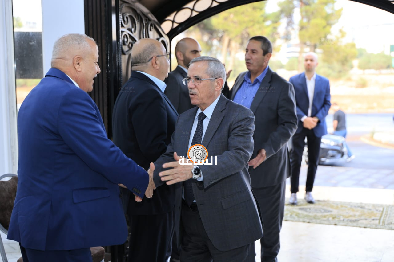 Madar Al-Saa Images 0.8144575776479426