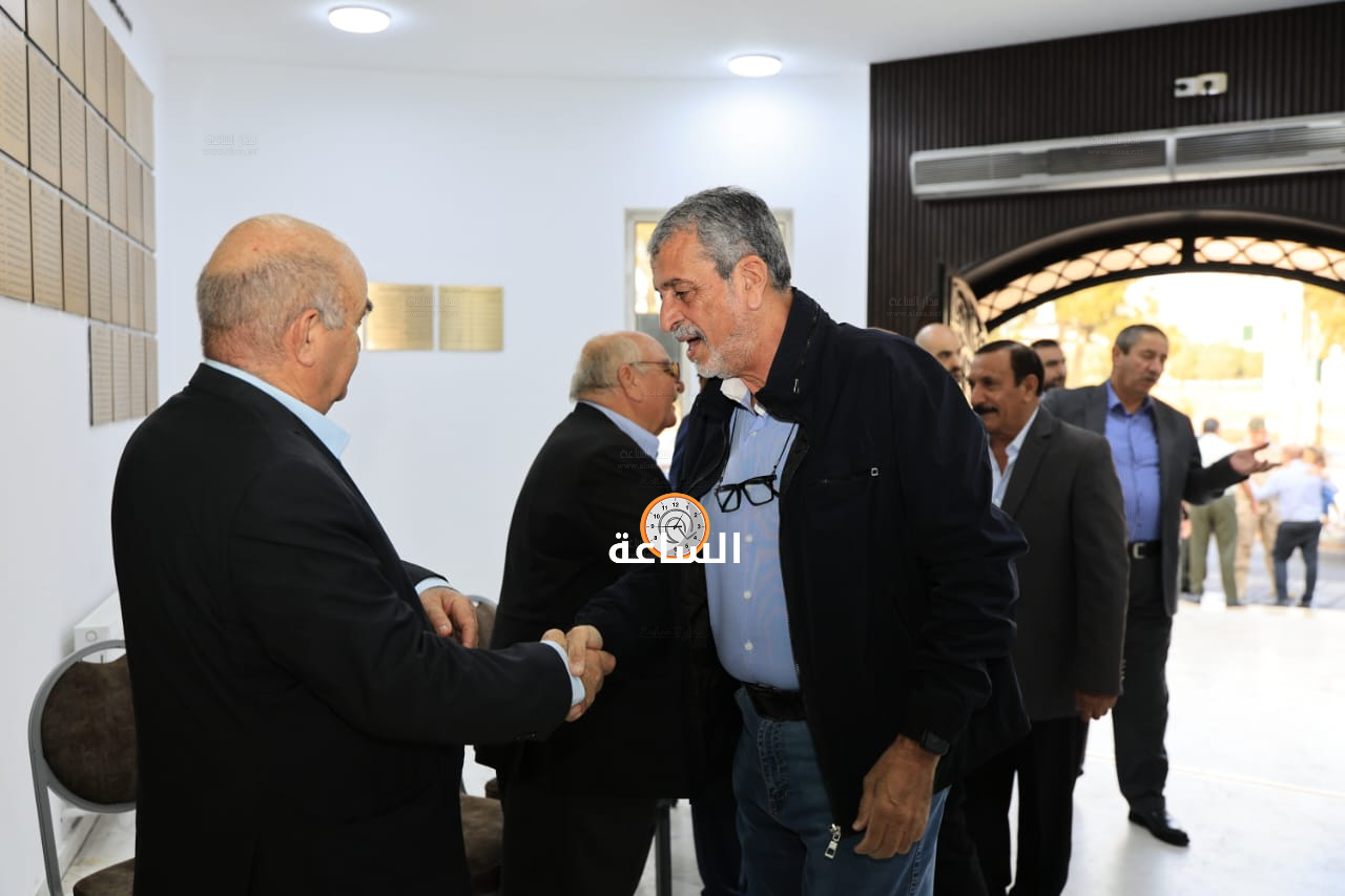 Madar Al-Saa Images 0.4379185715444356