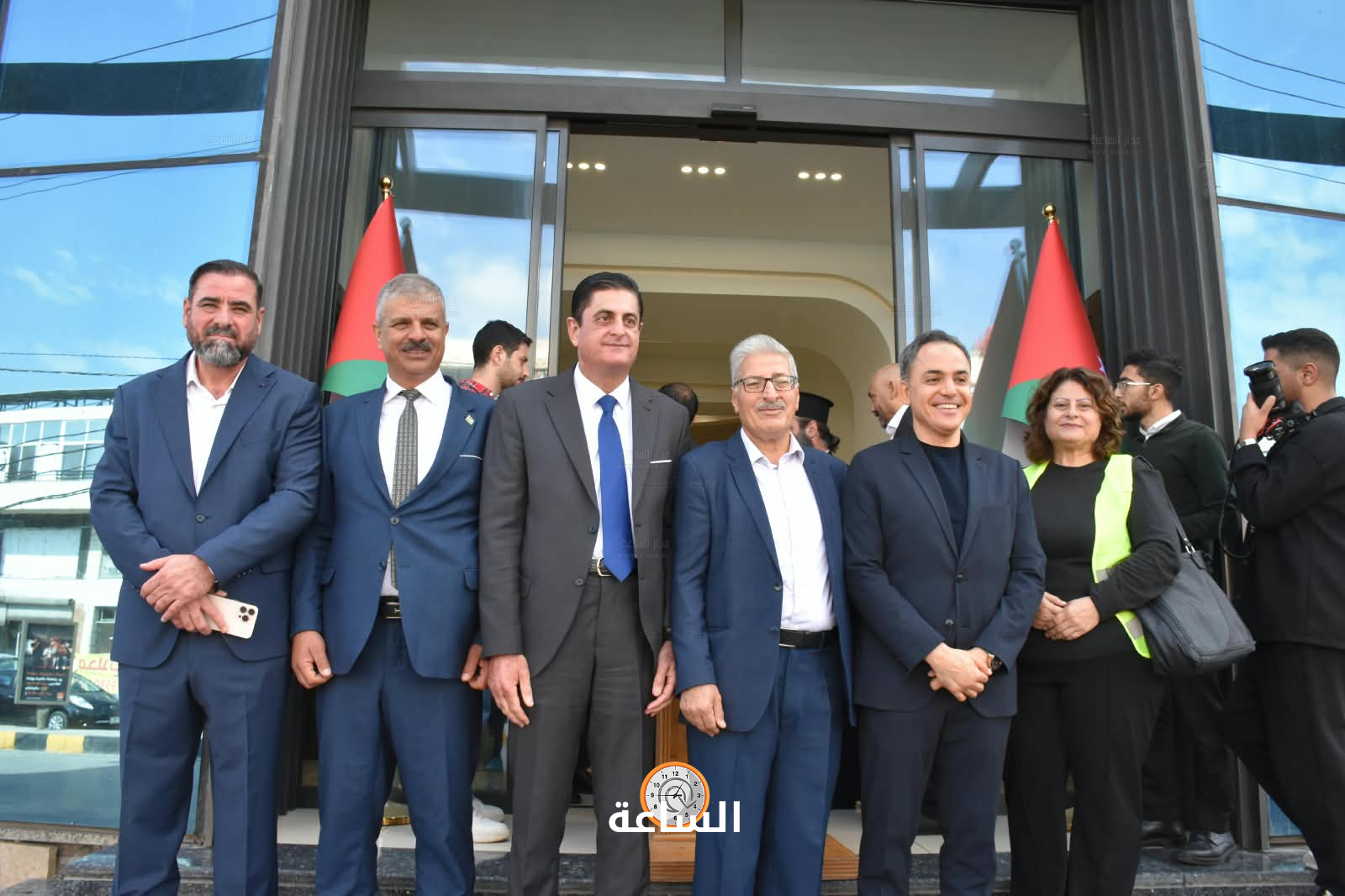 Madar Al-Saa Images 0.992151309492618