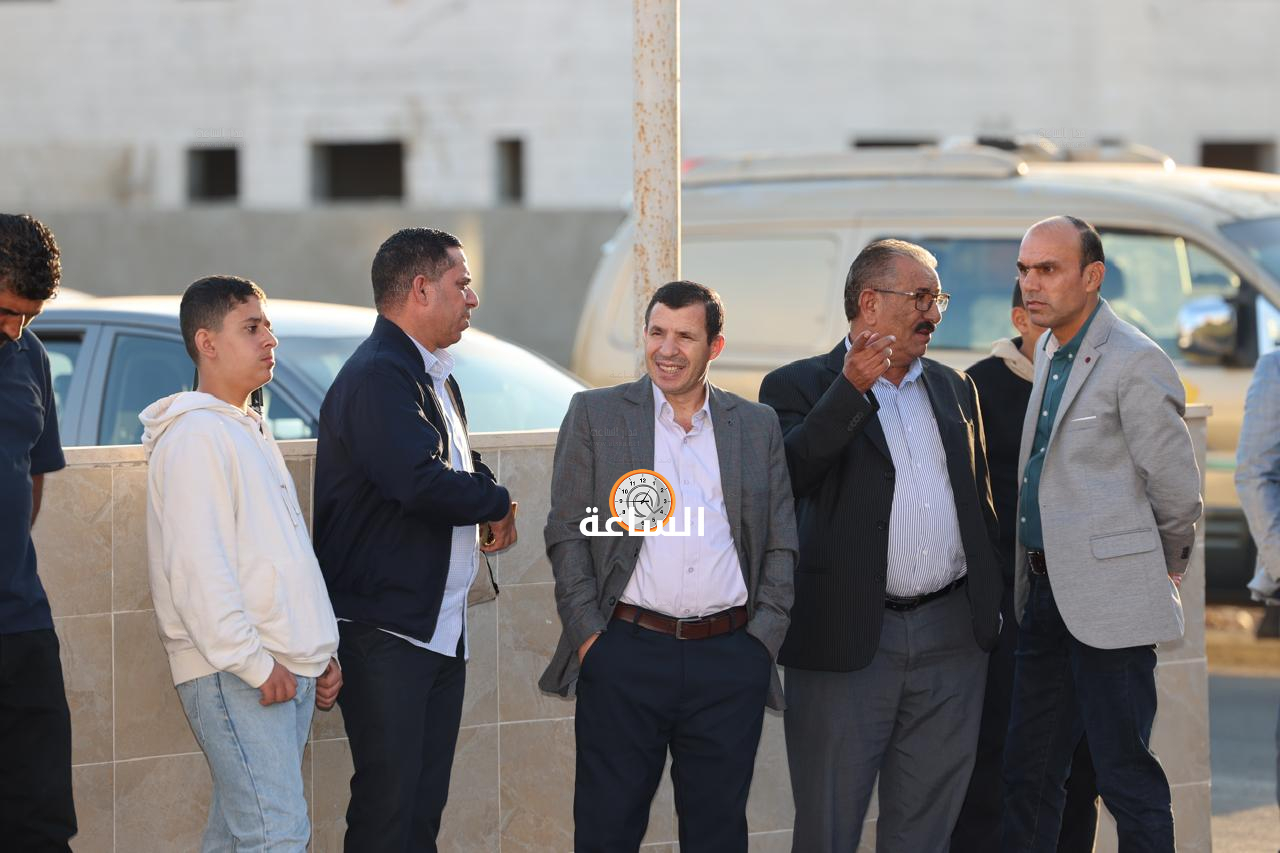 Madar Al-Saa Images 0.9318407123925696