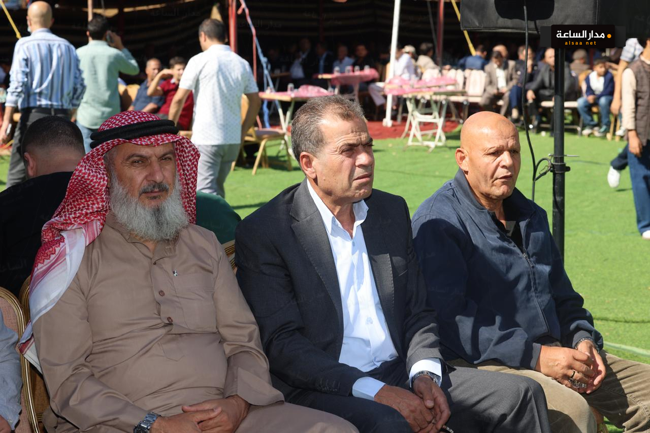 Madar Al-Saa Images 0.34407178821786755