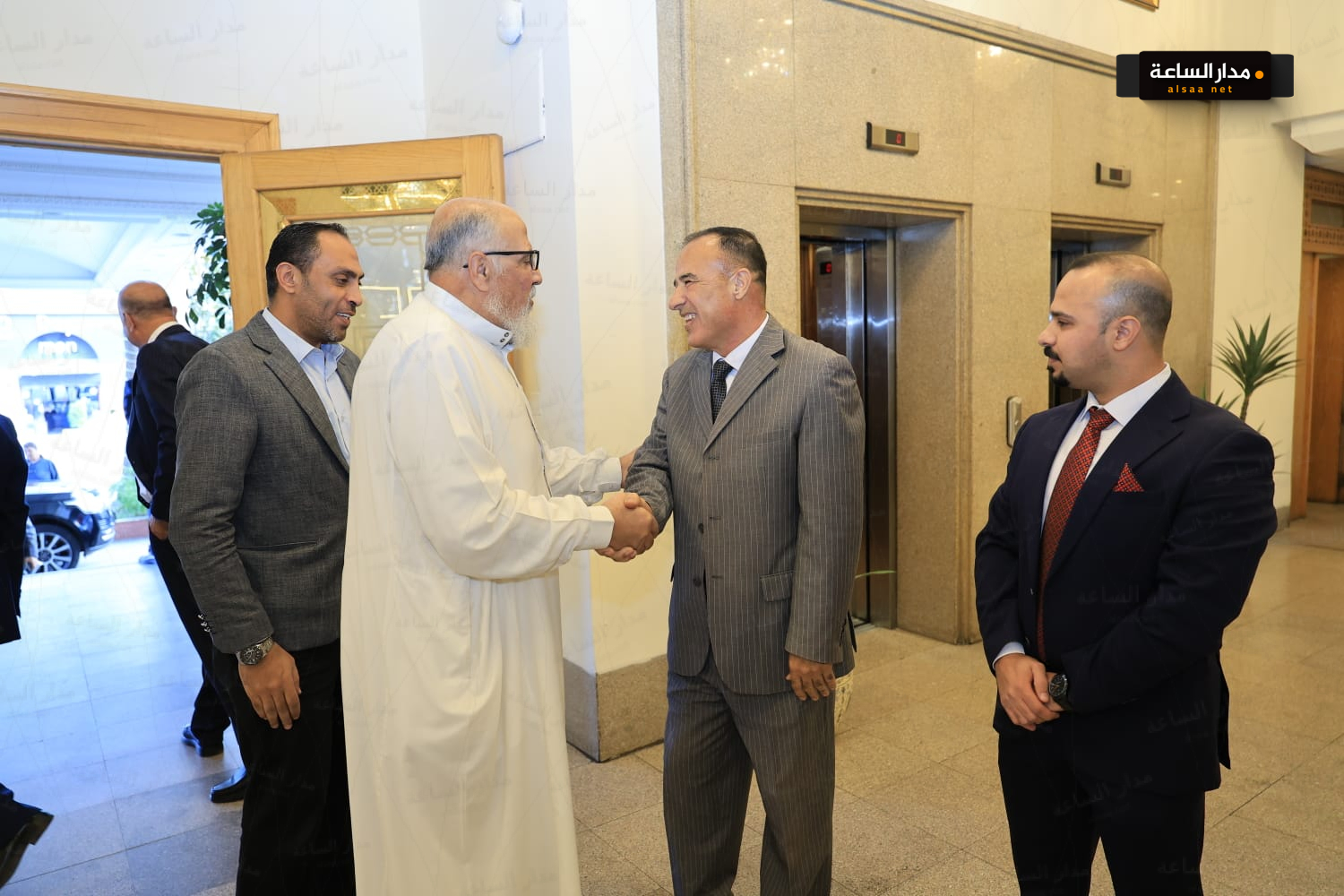 Madar Al-Saa Images 0.04825410835250987