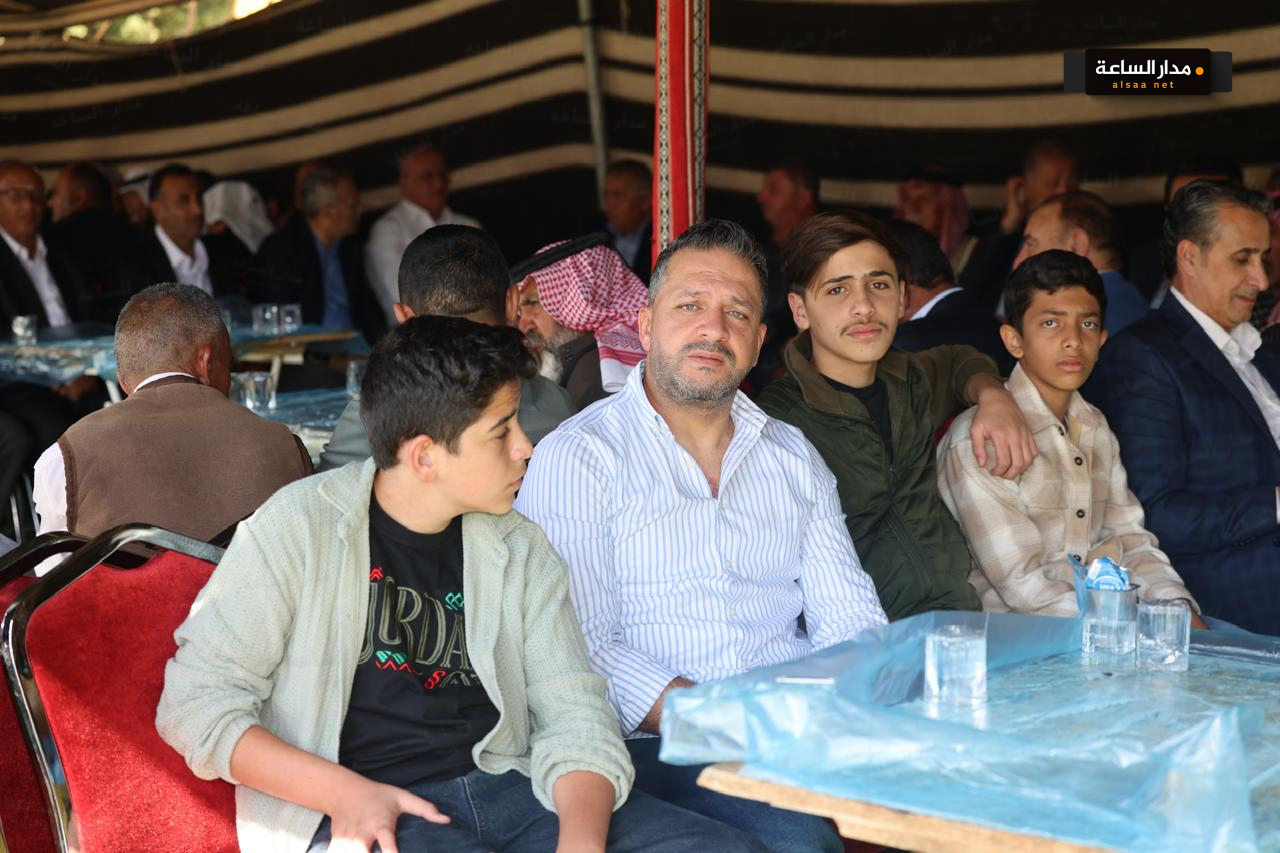 Madar Al-Saa Images 0.35542220847790096