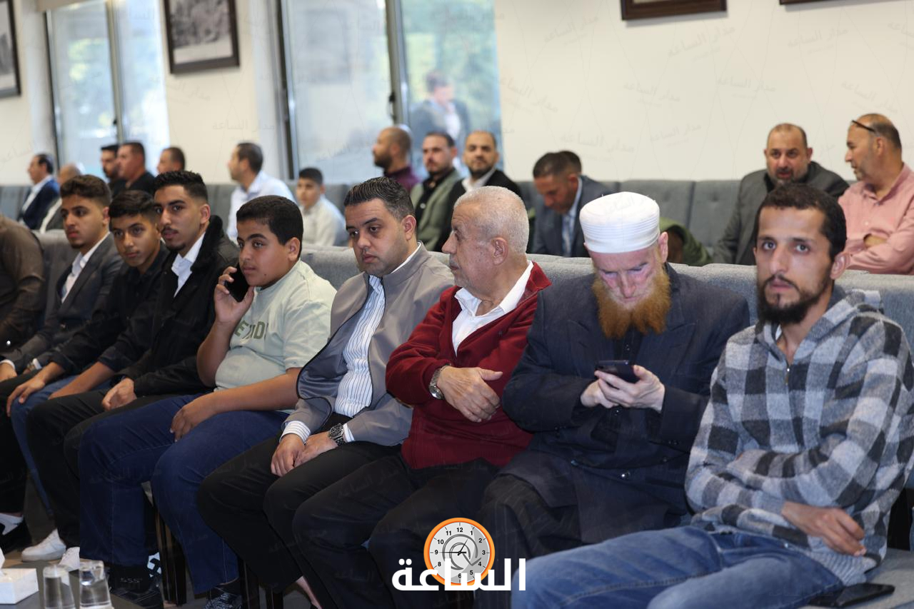 Madar Al-Saa Images 0.40186726168484144