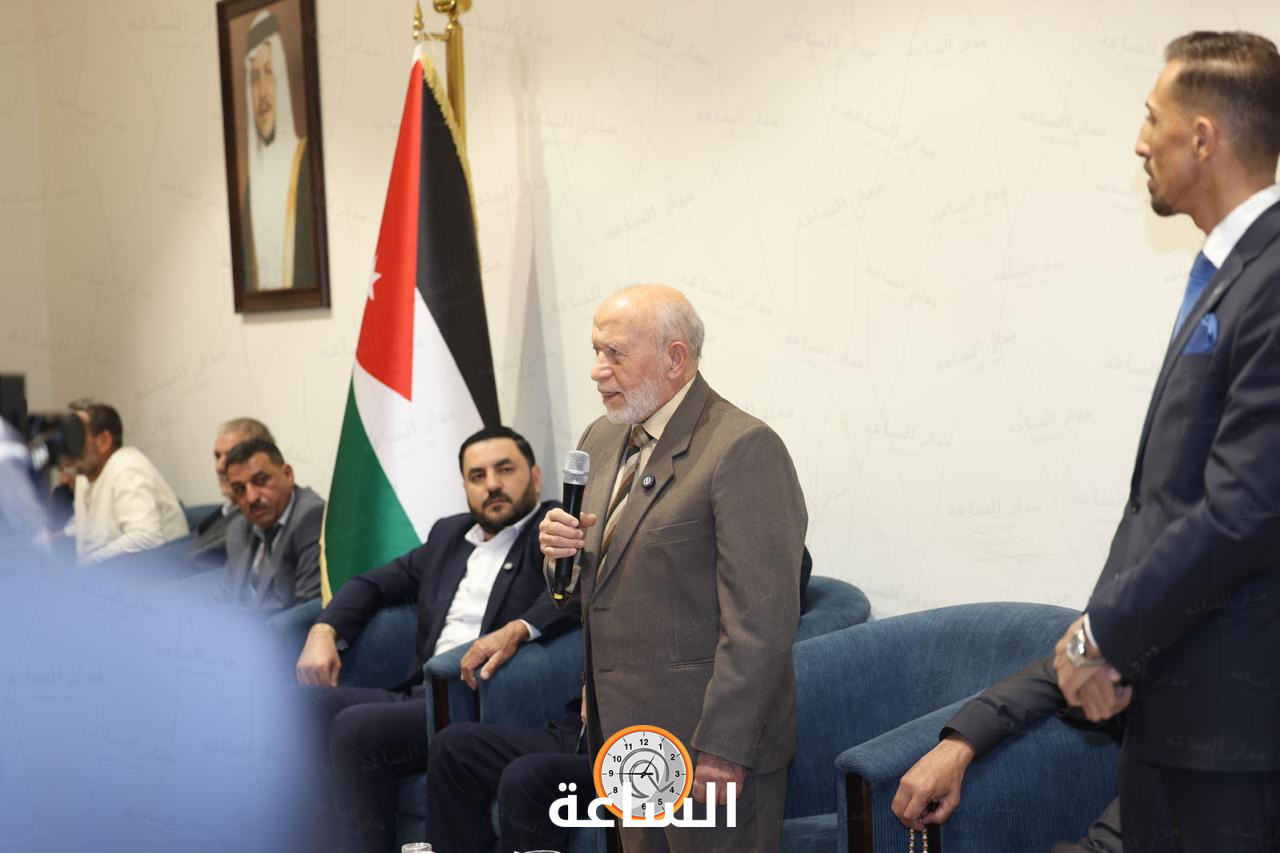 Madar Al-Saa Images 0.41230663005111623
