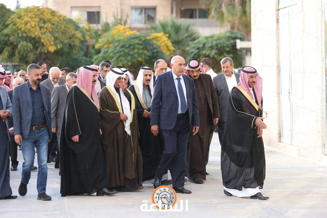 Madar Al-Saa Images 0.9807940655295887