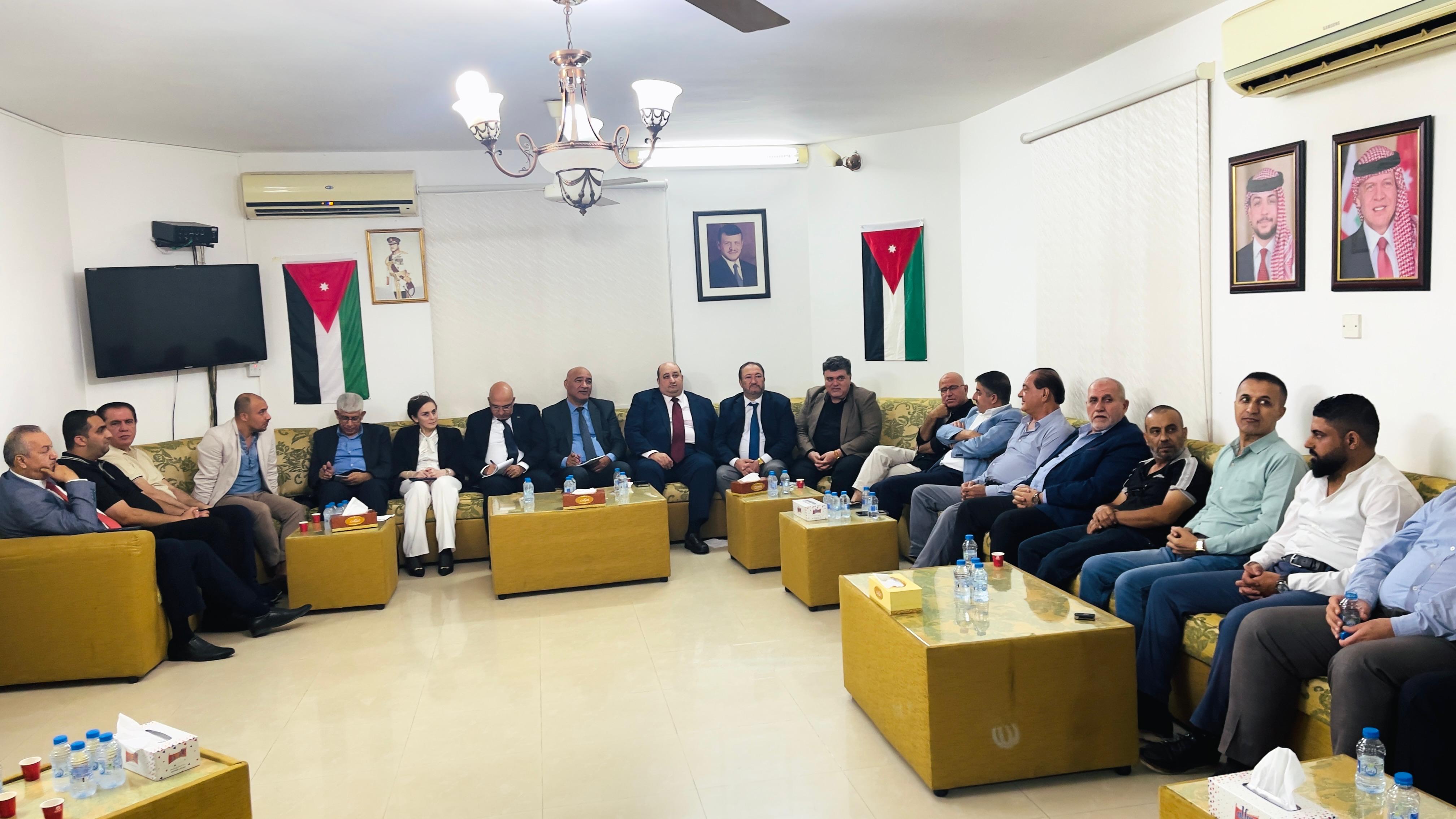 Madar Al-Saa Images 0.7202461465616734