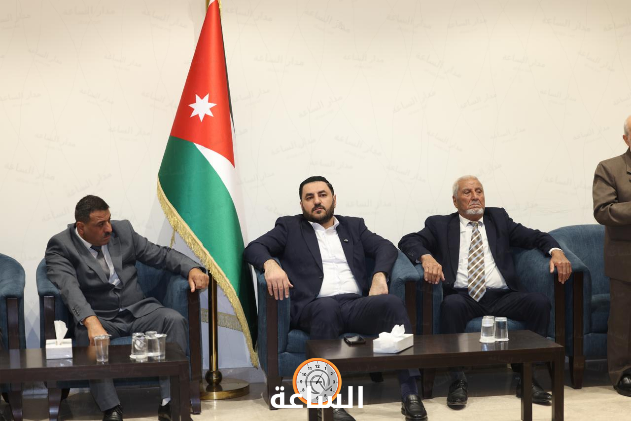 Madar Al-Saa Images 0.022761864499378004