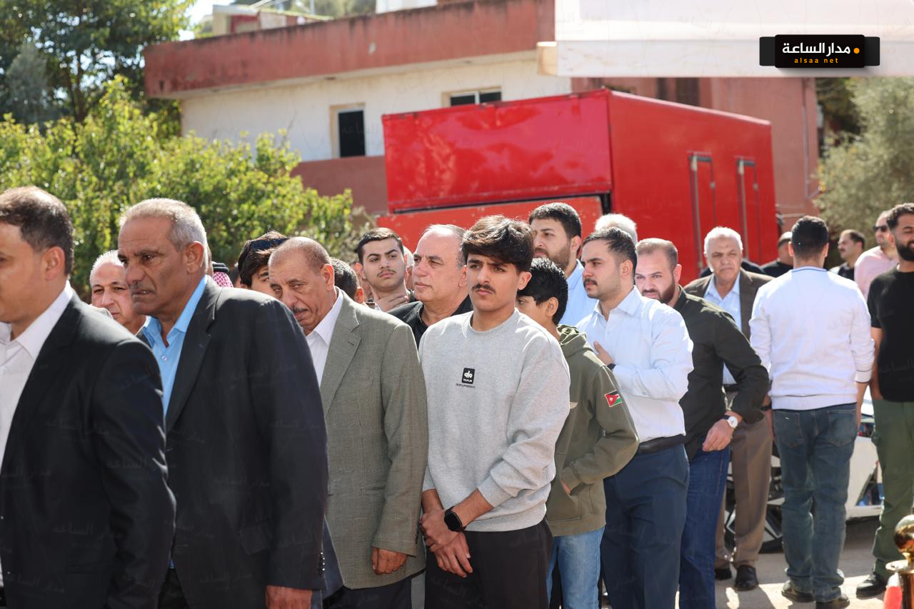 Madar Al-Saa Images 0.751758678455323