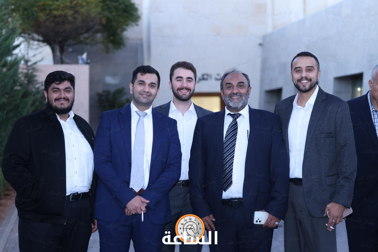 Madar Al-Saa Images 0.5798215509968245