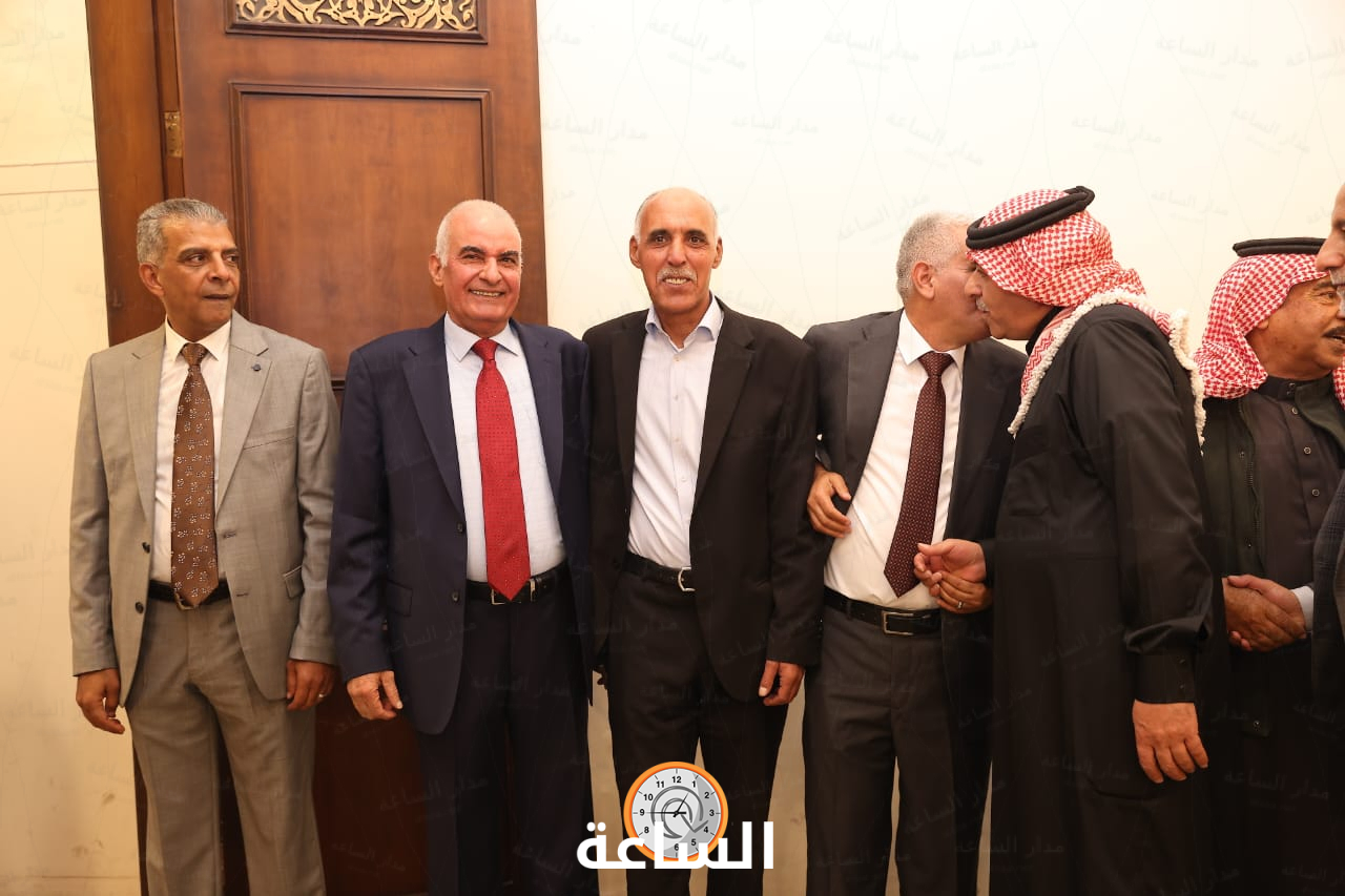 Madar Al-Saa Images 0.342258256655263