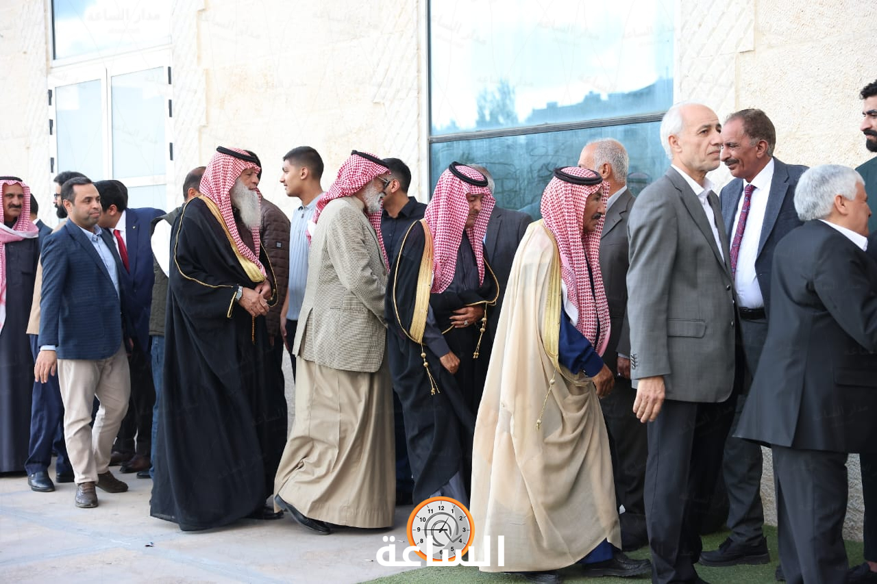 Madar Al-Saa Images 0.4832873538700162
