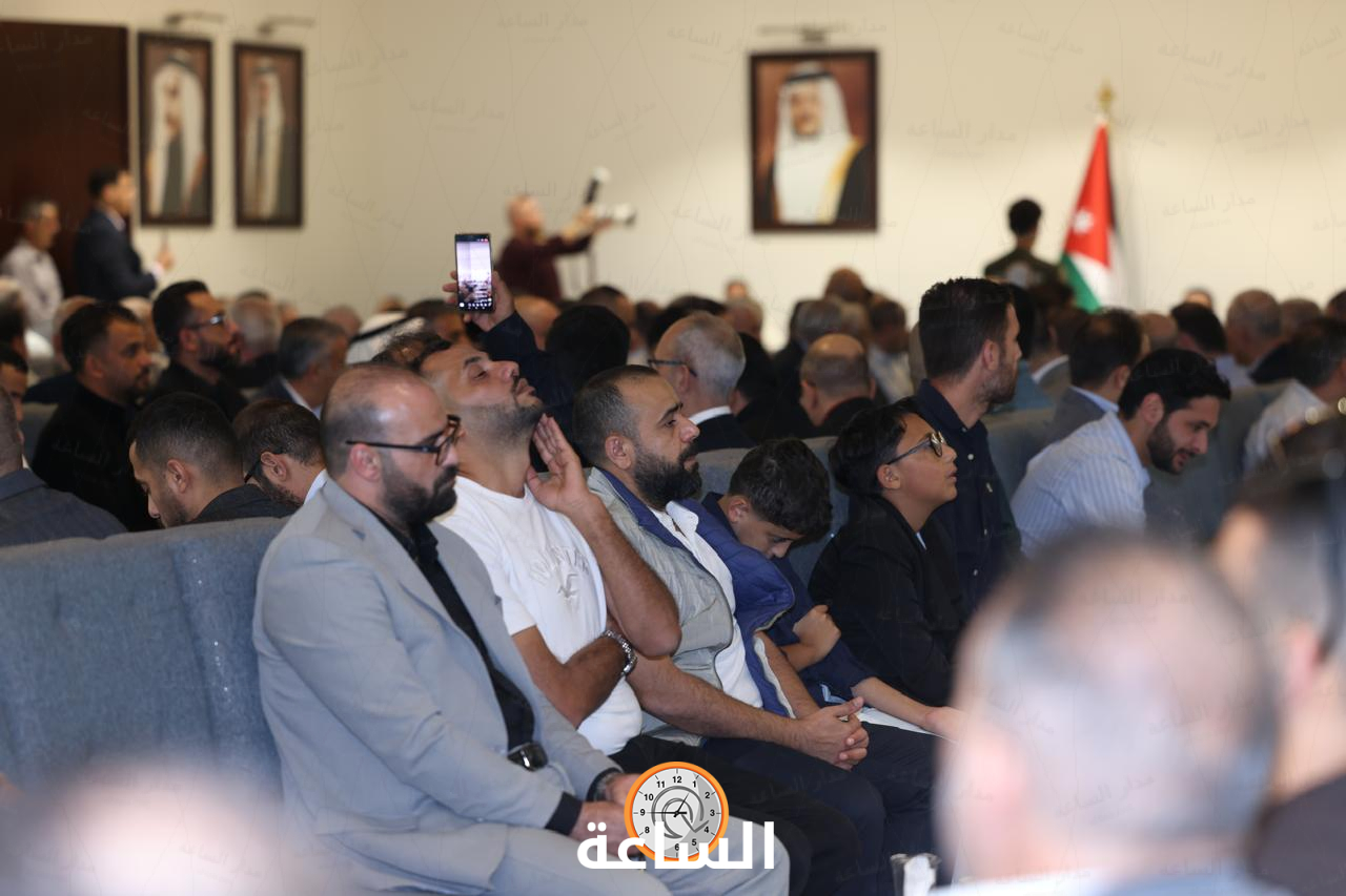 Madar Al-Saa Images 0.004112497799392711