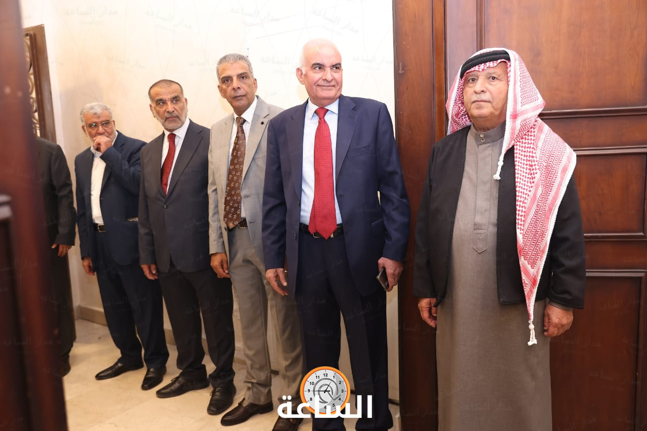 Madar Al-Saa Images 0.9938338876132