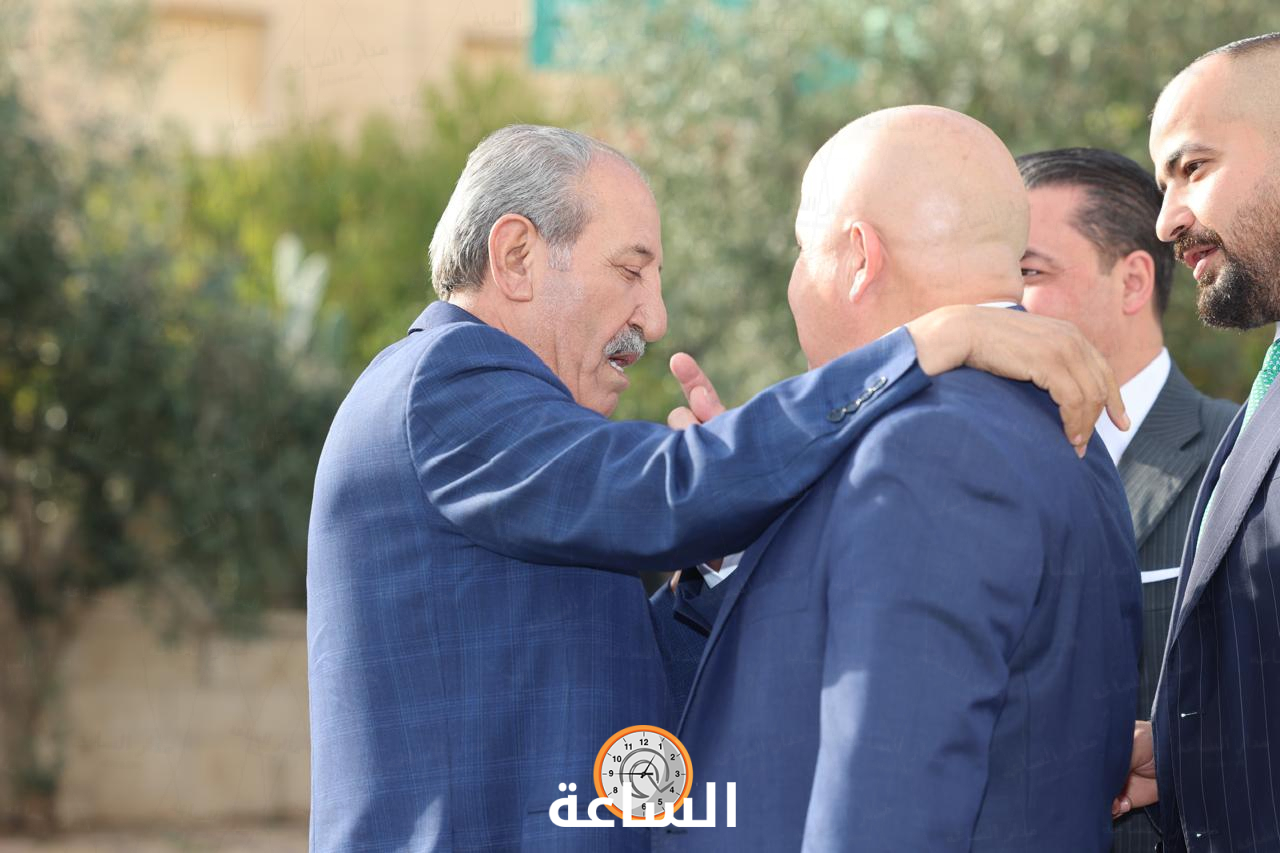 Madar Al-Saa Images 0.39010000170190906