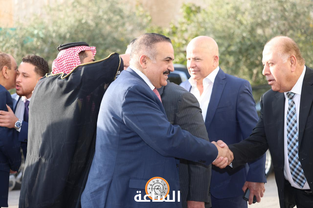 Madar Al-Saa Images 0.7846174736902386