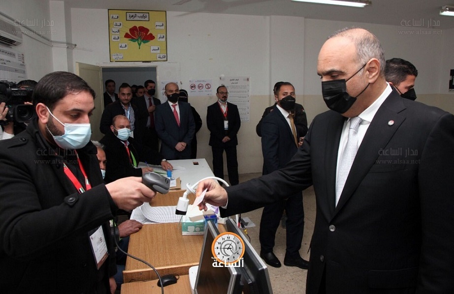 بشر الخصاونة يدلي بصوته في زهران: