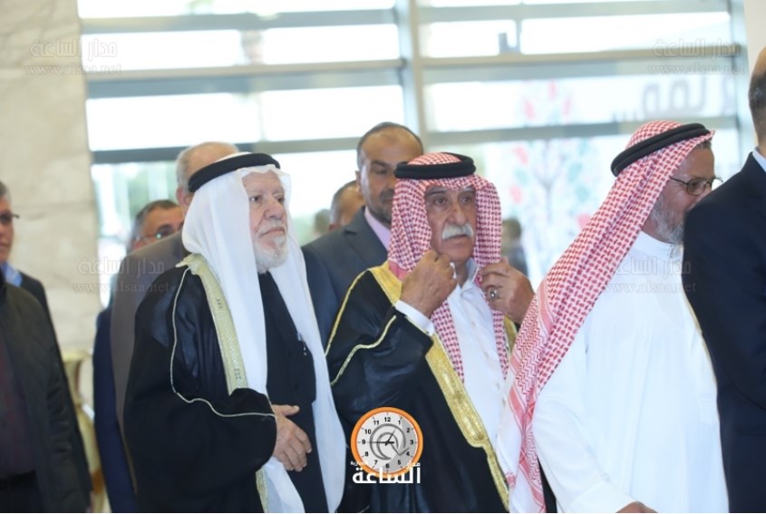 قائمة نمو تتقبل التهاني (صور)