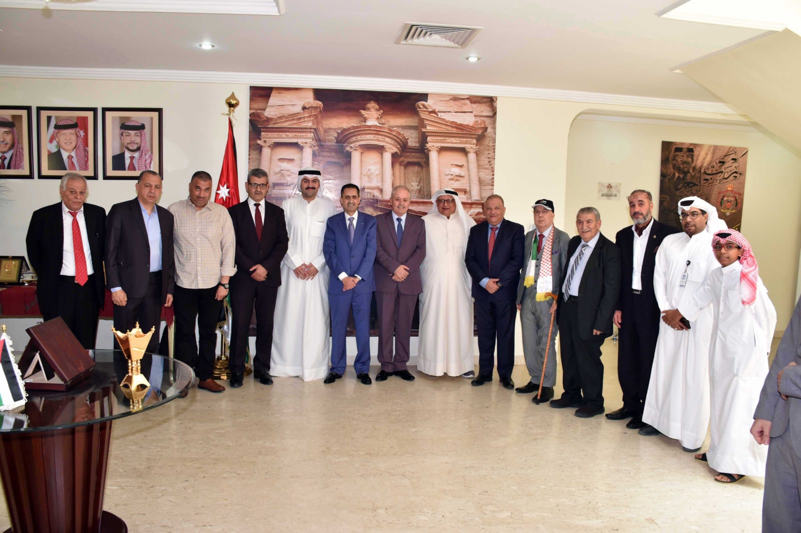 أبو شتال والملكاوي وأعضاء سفارة الاردن