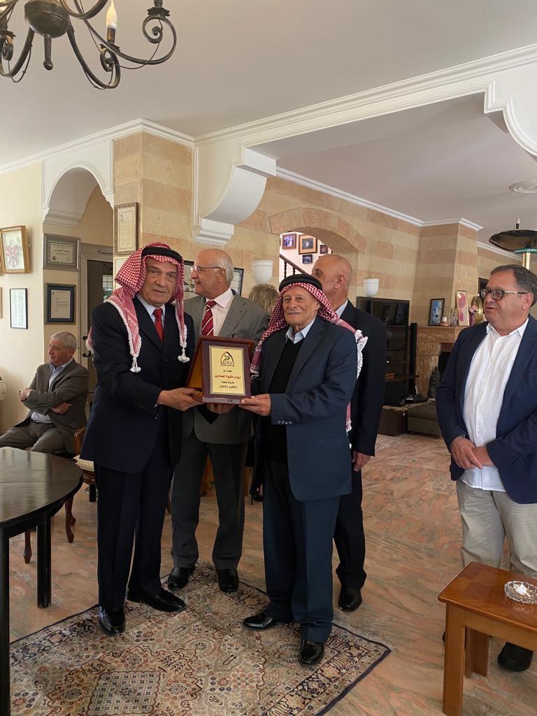 جمعية ديوان عشيرة الحدادين تكرم كبارها