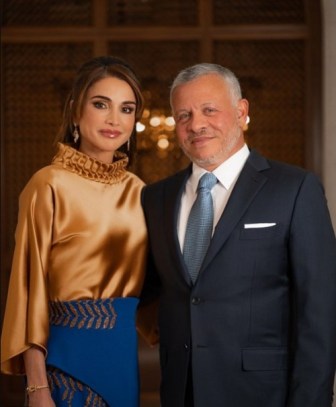 الملك والملكة يتسلمان جائزة الطريق إلى