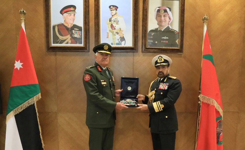 الحنيطي يستقبل رئيس أركان قوات السلطان