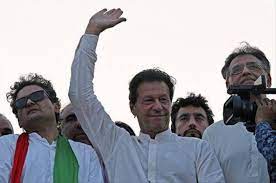 عمران خان يمهل الحكومة 6 أيام