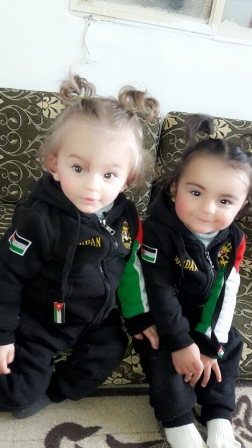 جانسي وبيلسان تهنئان والدتهما مرام الفاعوري