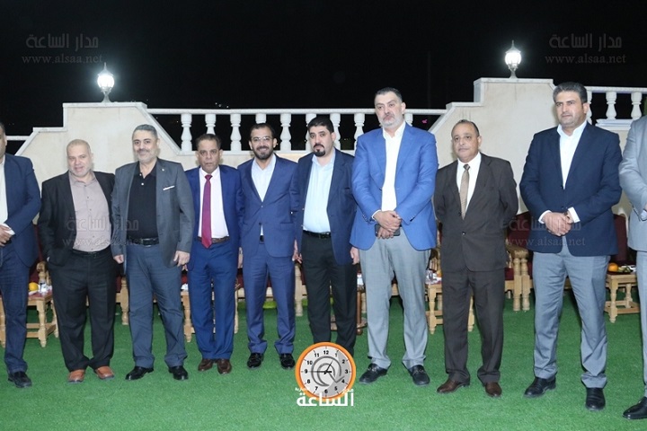 نضال البطاينة ورؤساء بلديات في منزل