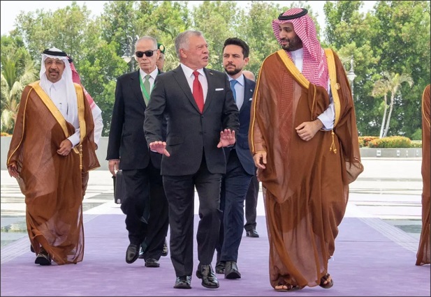 يرافقون الملك في قمة جدة (أسماء)