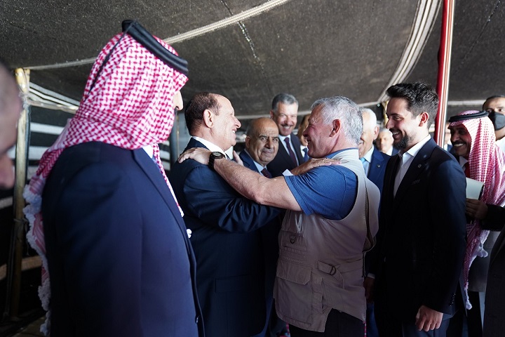 صور جديدة من لقاء الملك شيوخا