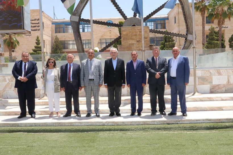 مجلس أمناء جامعة الزرقاء يعقد اجتماعه