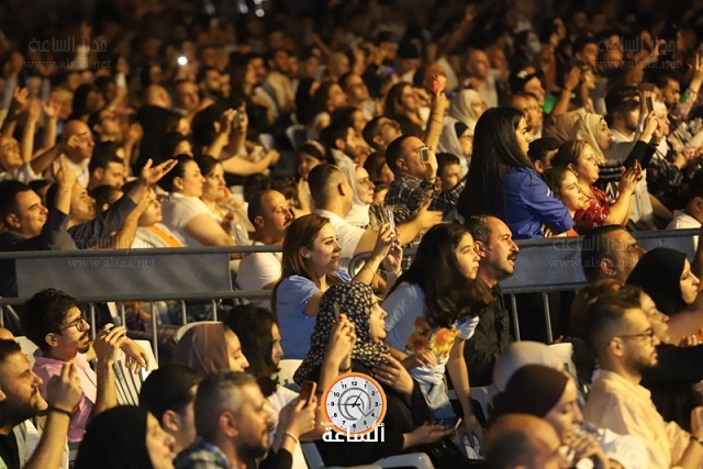 جورج وسوف يرتدي نظارة المايسترو.. ويشعل