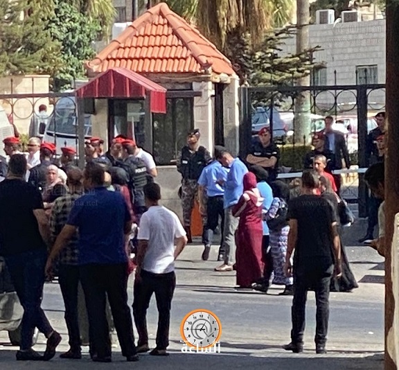 اطلع يا وزير اطلع.. اعتصام أمام